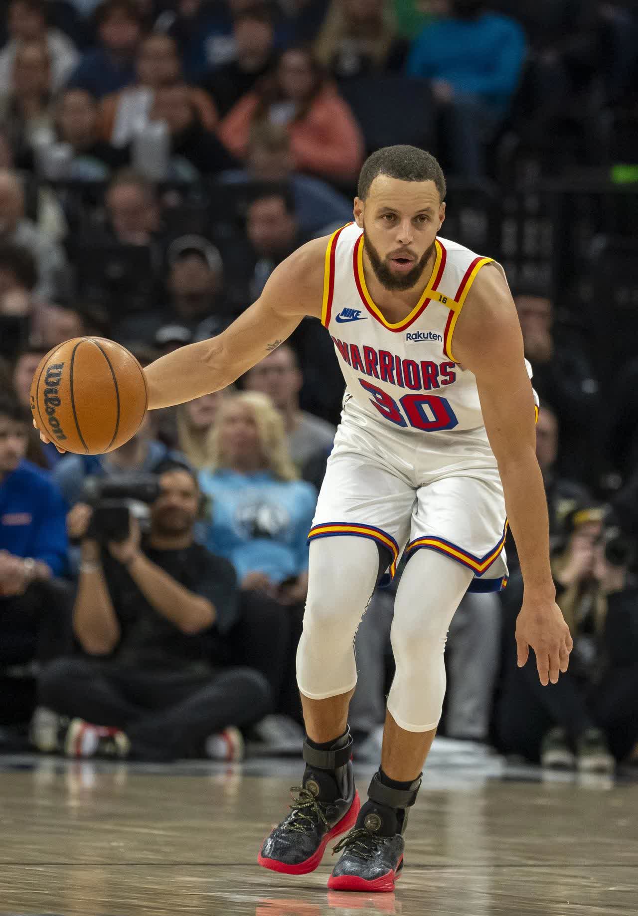 开云体育-勇士不断突破!,蒂姆连续十场比赛得分超过出色发挥全场沸腾不已的简单介绍-开云体育