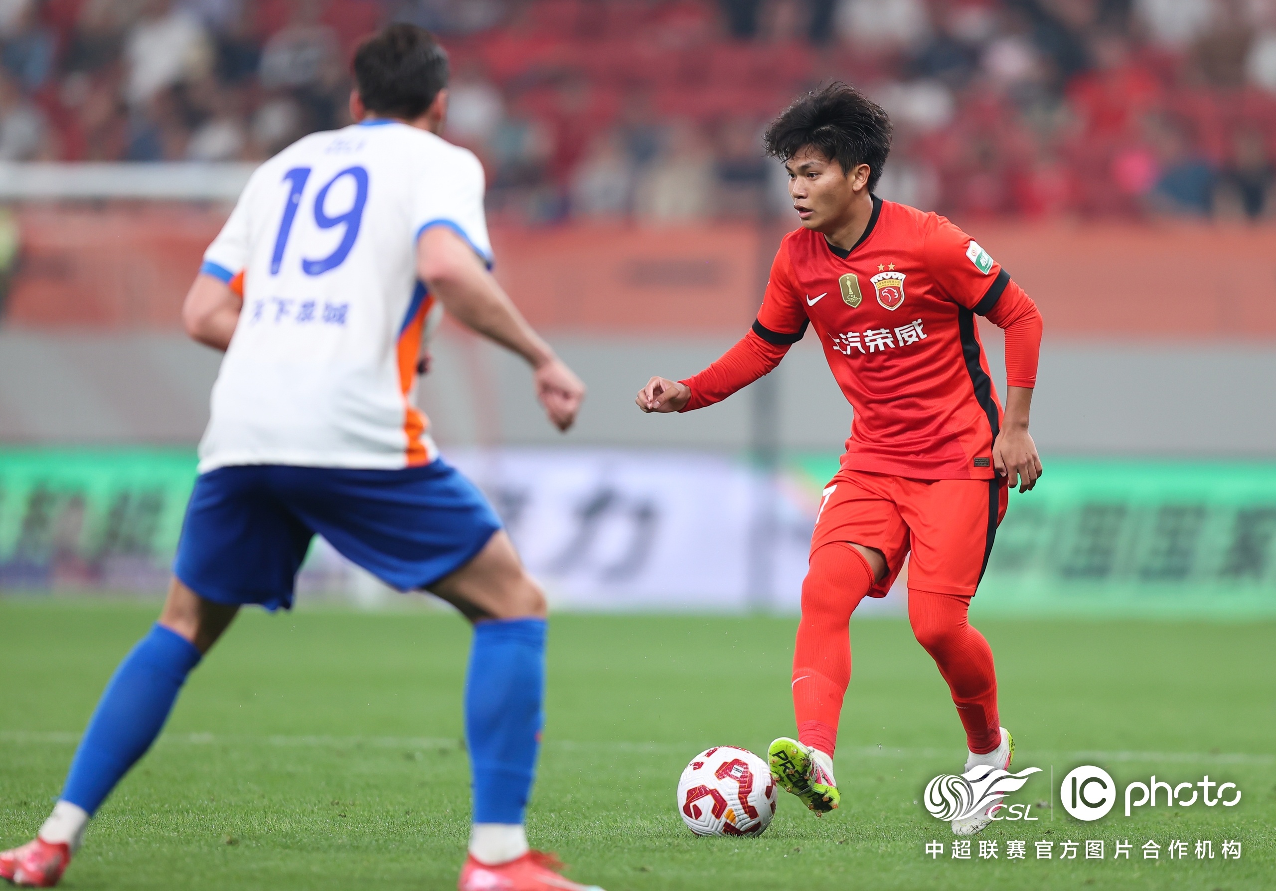 官方-赛前葡超传出新动向，上海海港更衣室发声，管理层表态——气氛紧张，球队文化再被提及的简单介绍-官方